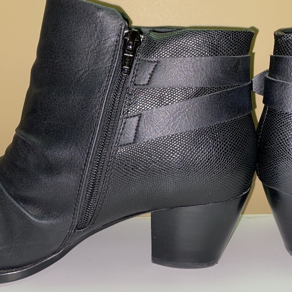 Bare Traps black ankle boot - Picture 3 of 11